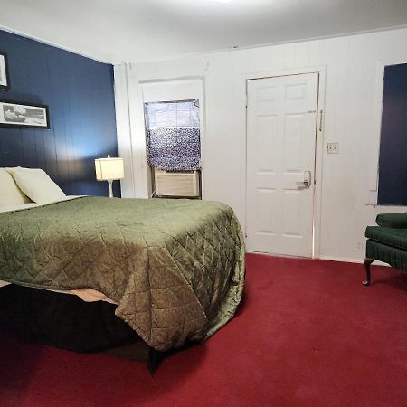 Country Club Inn Colby Buitenkant foto